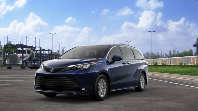 New 2025 Toyota Sienna XLE in Eatontown #SS221068 Galaxy Toyota
