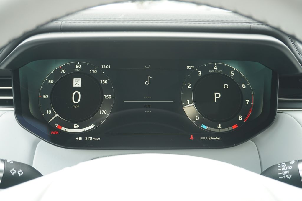 2025 Land Rover Range Rover Sport SE photo 10
