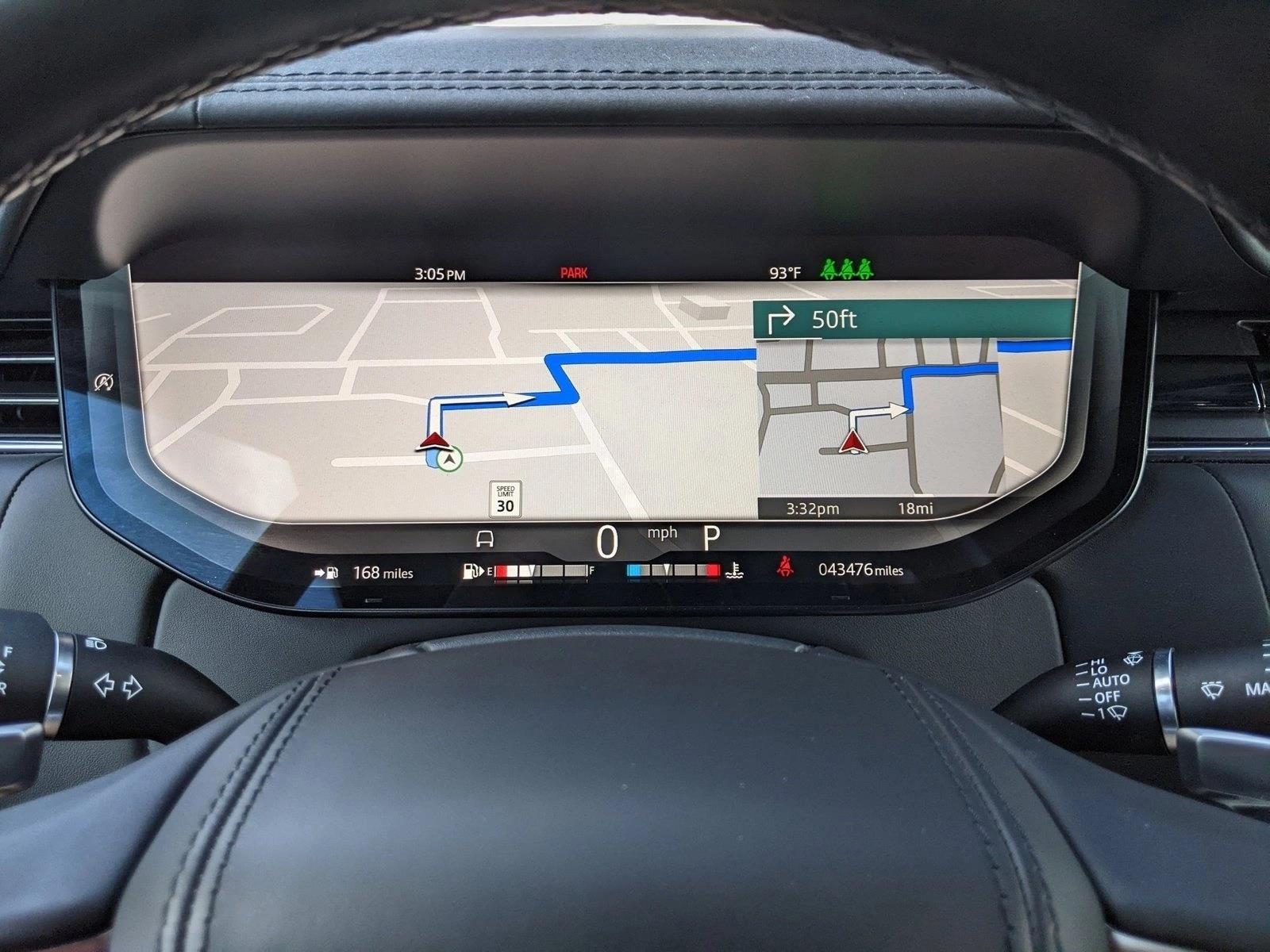 2023 Land Rover Range Rover SE photo 9