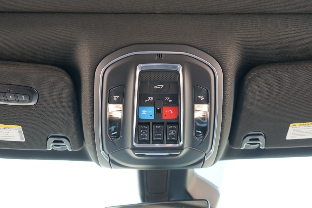 2022 Jeep Wagoneer Series II photo 28