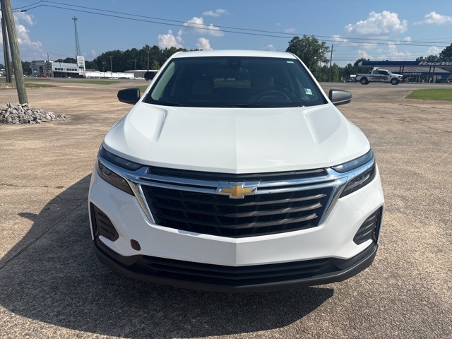 2022 Chevrolet Equinox LS photo 2