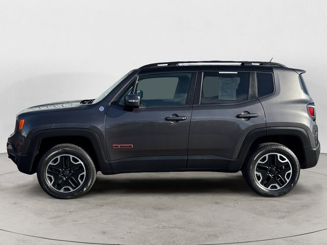 2017 Jeep Renegade Trailhawk photo 2