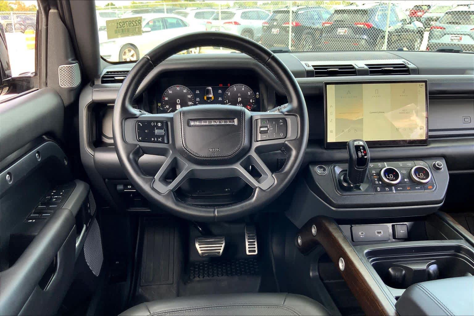 2024 Land Rover Defender 130 X photo 3