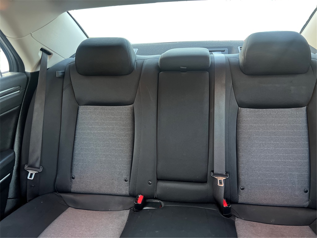 2020 Chrysler 300 Touring photo 14