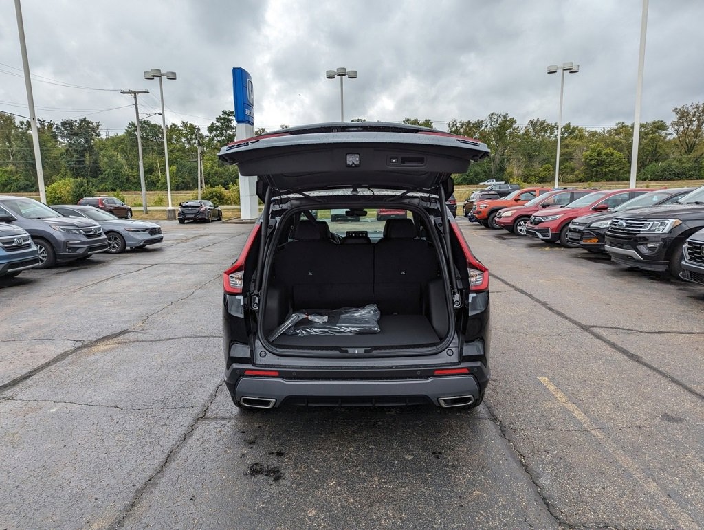2026 Honda CR-V Hybrid Sport Touring photo 9