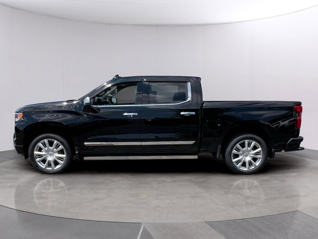 2022 Chevrolet Silverado 1500 High Country photo 2