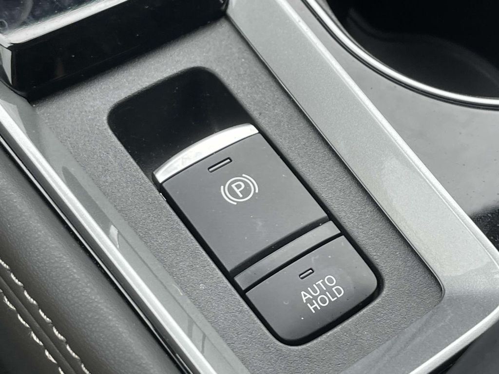 2024 Nissan Altima 2.5 SR photo 19