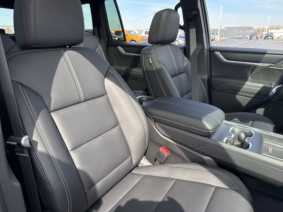 2025 GMC ACADIA - Image 40