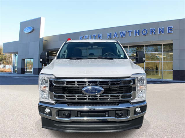 2024 Ford F-350 XLT photo 2