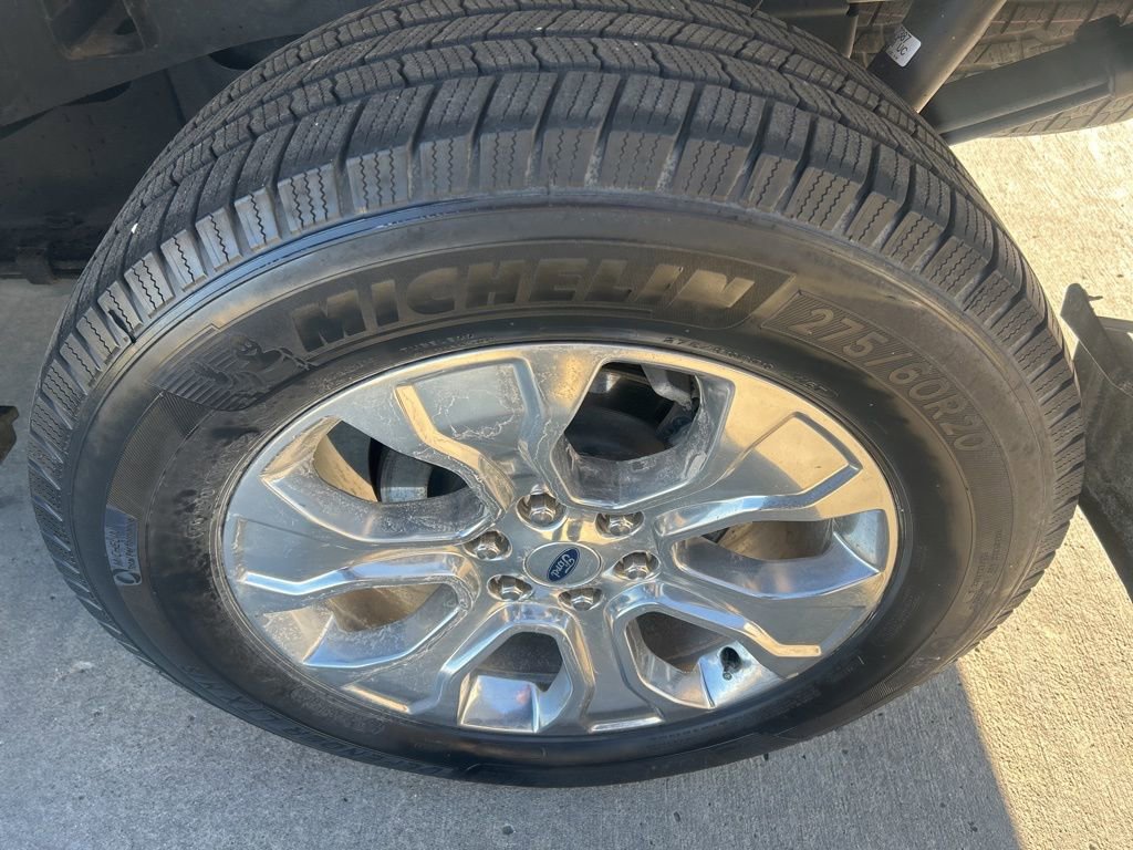2022 Ford F-150 Platinum photo 22