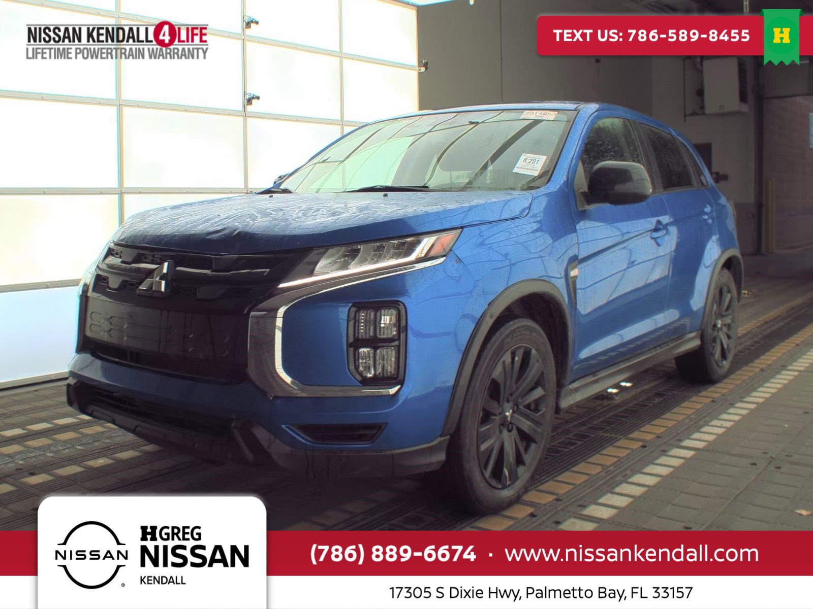 2023 Mitsubishi Outlander Sport LE's photo