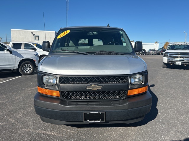 2017 Chevrolet Express Passenger 2500 LS photo 2