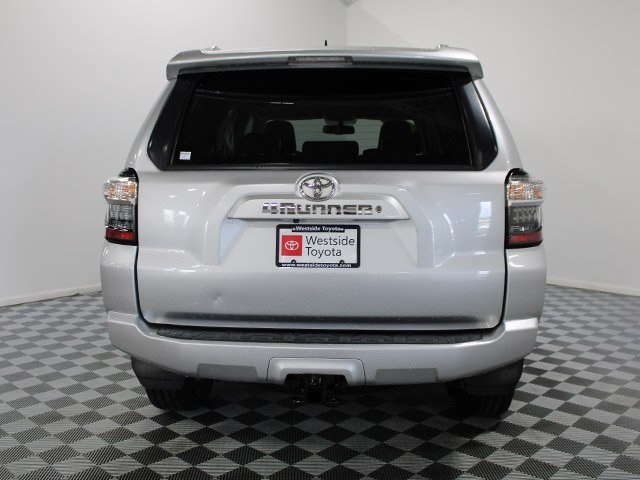2016 Toyota 4Runner SR5 Premium photo 3