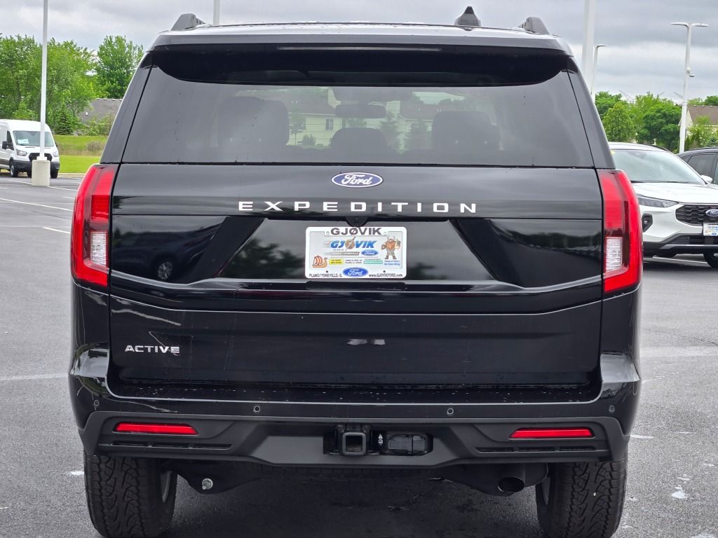 2025 Ford Expedition photo 12