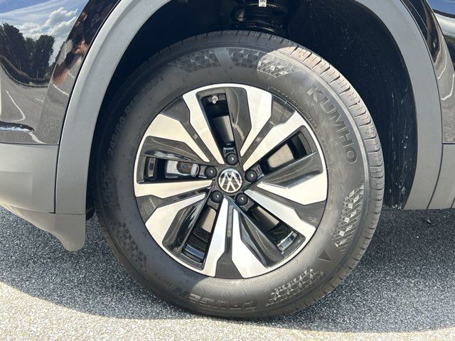 2025 Volkswagen Atlas SE photo 2