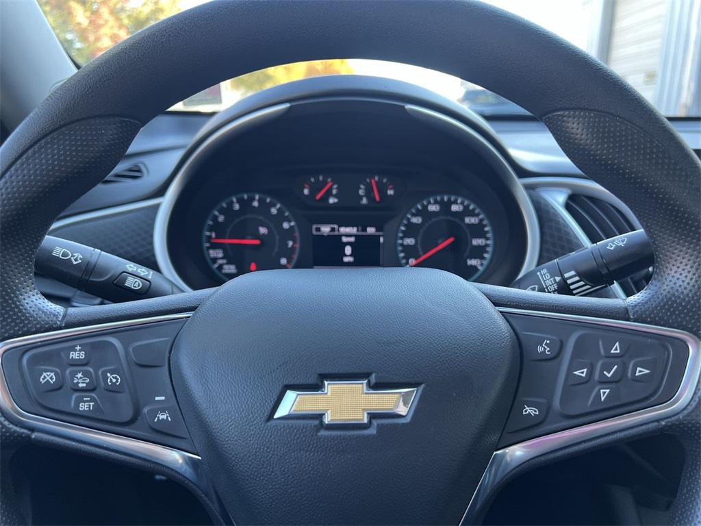2023 Chevrolet Malibu 1LT photo 3