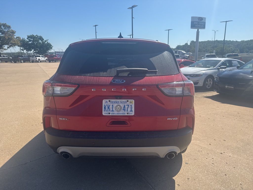 2022 Ford Escape SEL photo 4