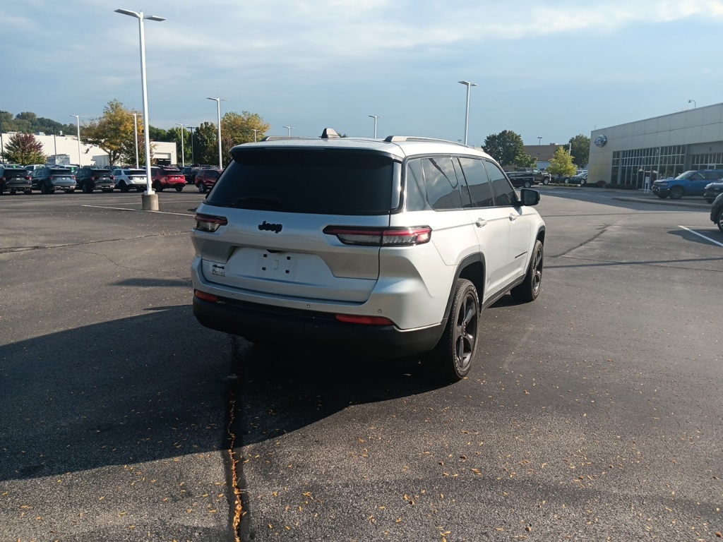 2023 Jeep Grand Cherokee Altitude photo 9