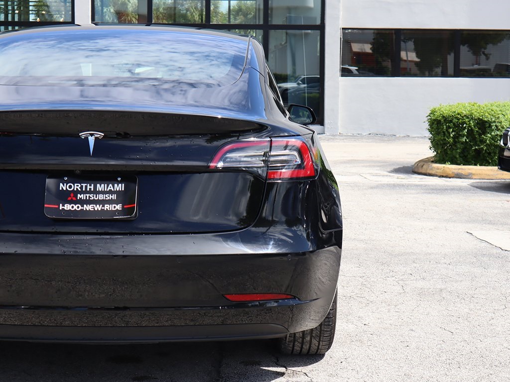 2021 Tesla Model 3 Standard Range Plus photo 12