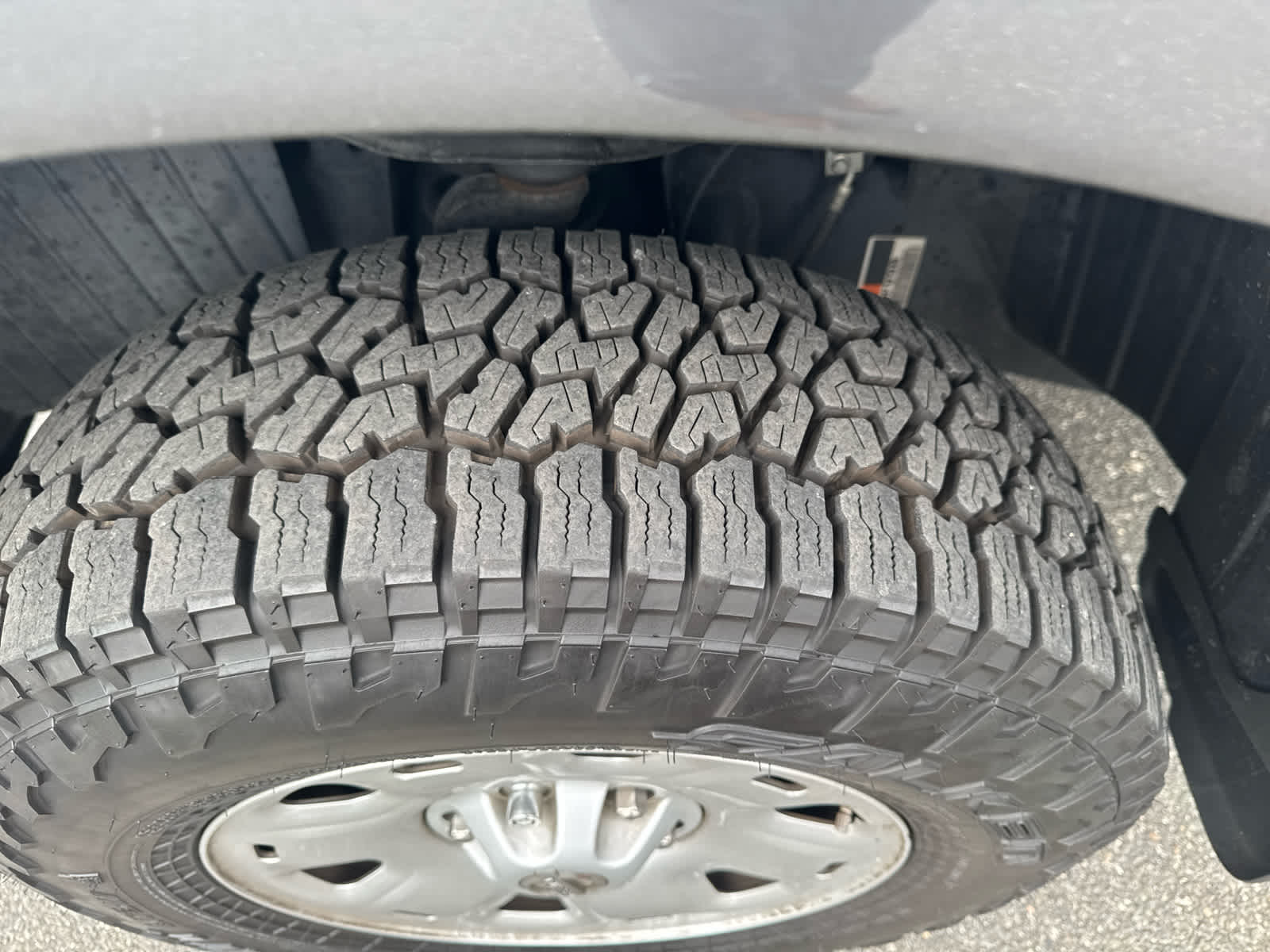 2022 Nissan Titan Crew Cab S photo 12