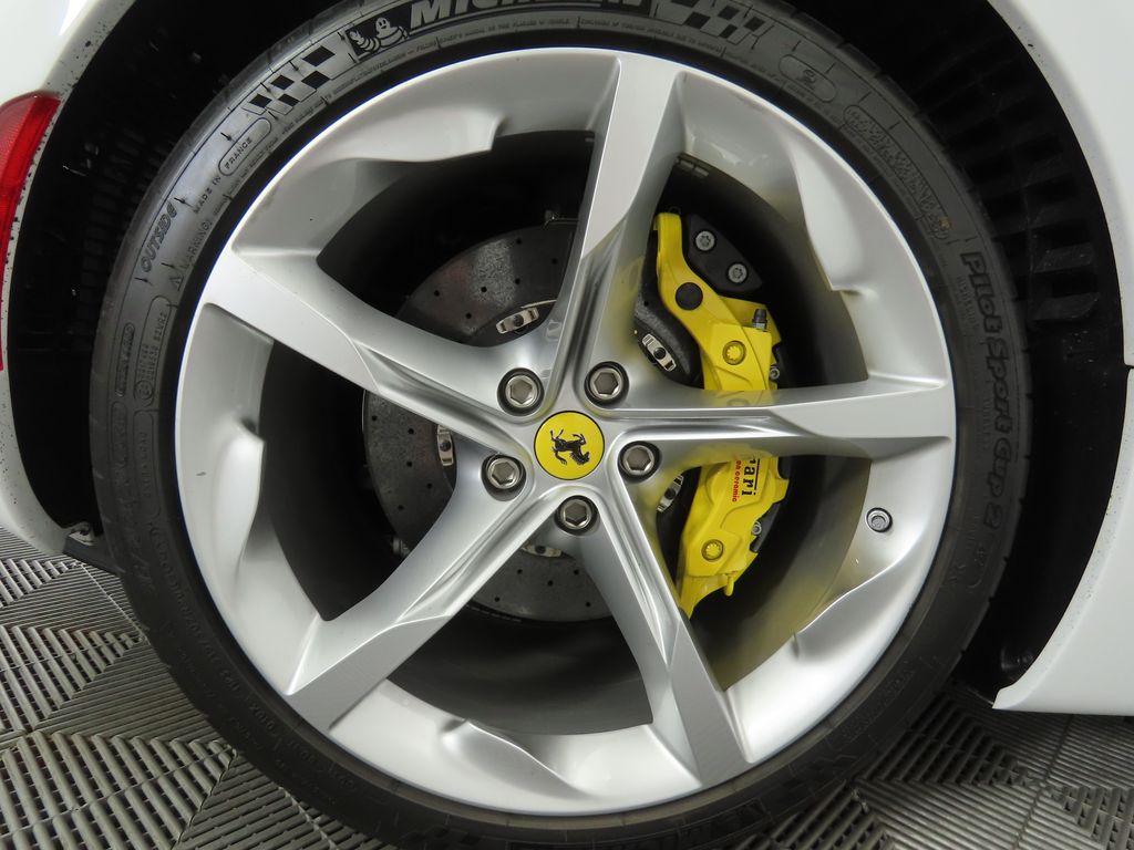 2023 Ferrari SF90 Stradale Base photo 26