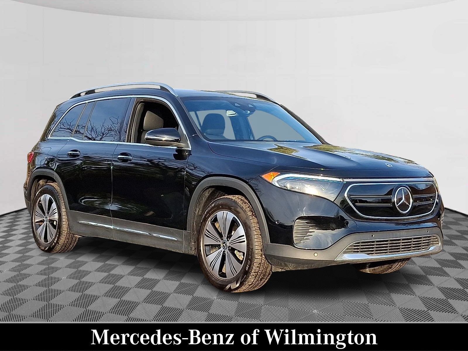 2023 Mercedes-Benz EQB Base's photo