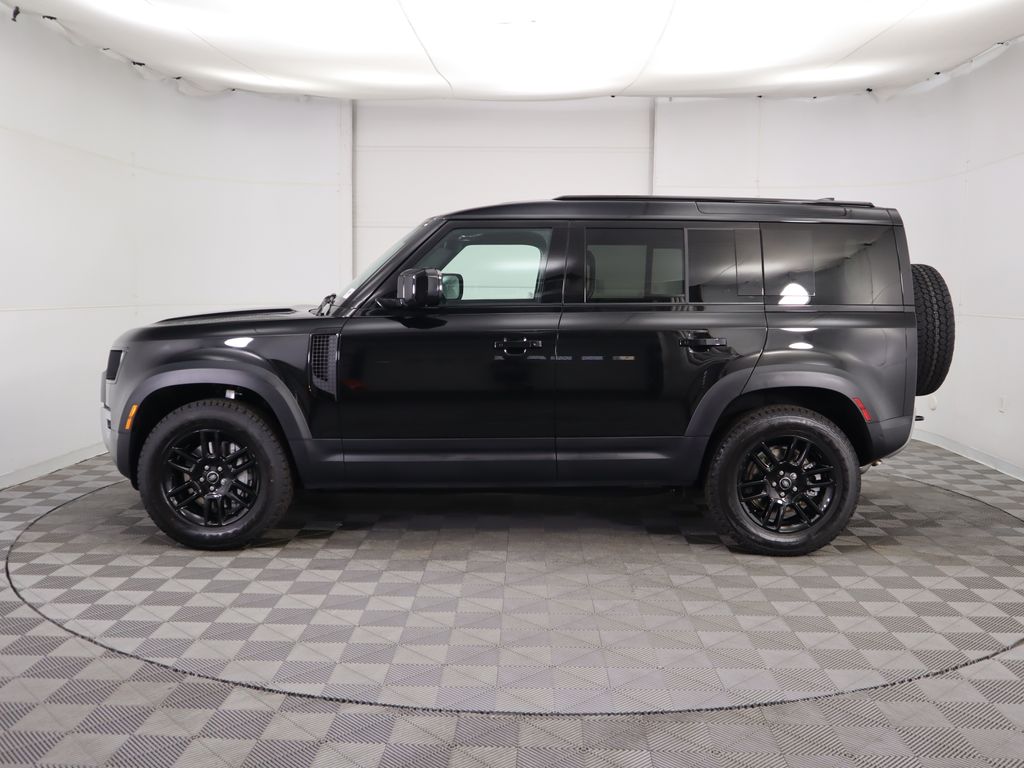 2025 Land Rover Defender 110 S photo 8