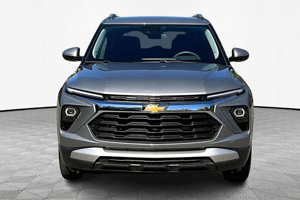 2024 Chevrolet Trailblazer LT photo 3
