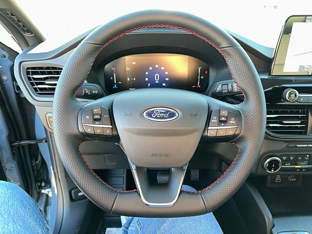 2025 Ford Escape Hybrid ST-Line photo 15