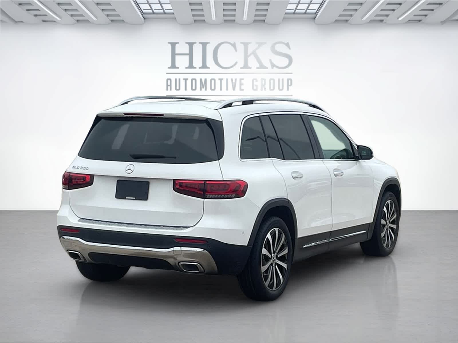 2023 Mercedes Benz GLB 250 photo 2