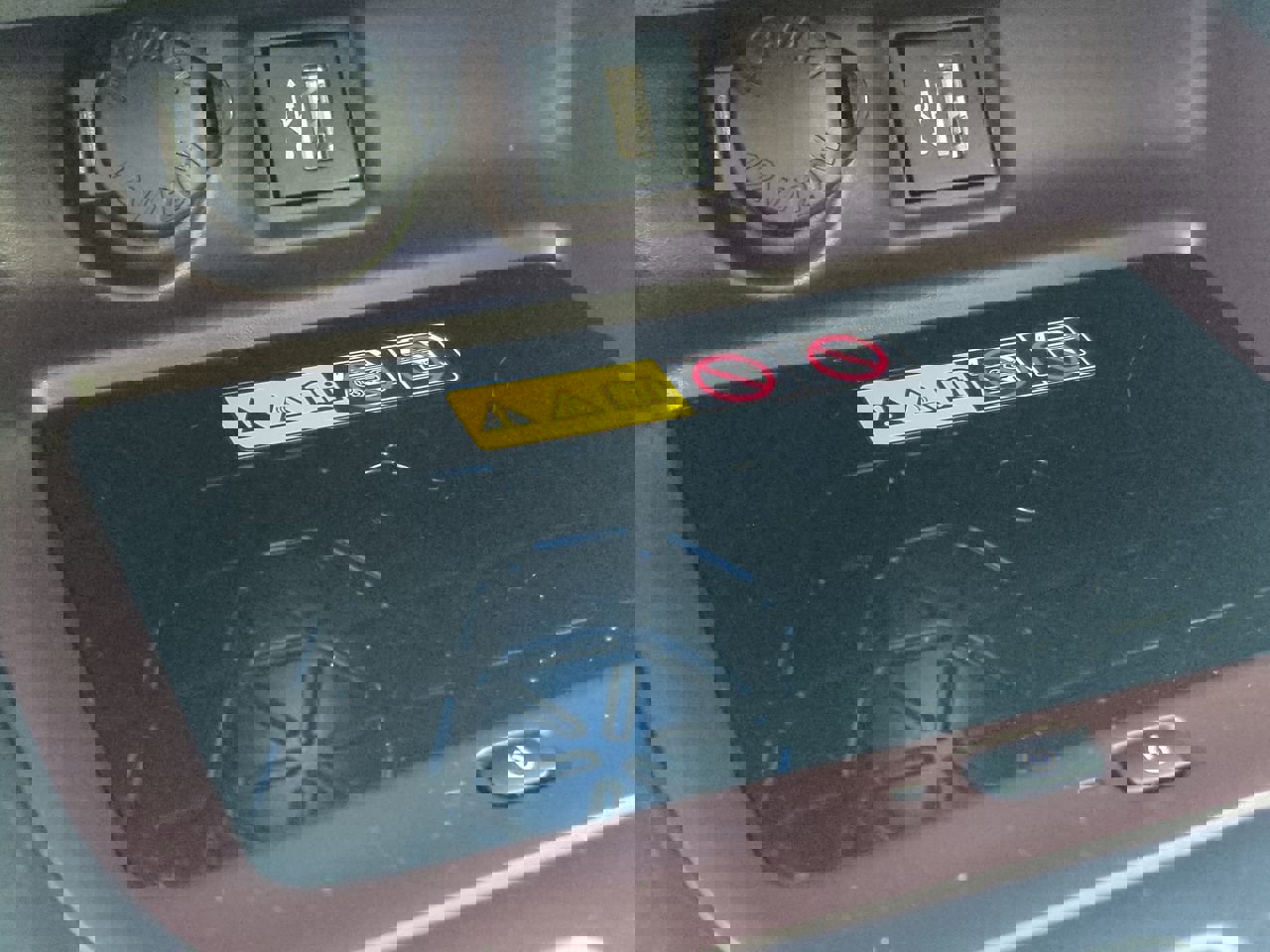 2023 Toyota RAV4 Limited photo 21