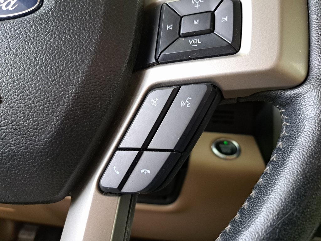 2017 Ford F-150 Lariat photo 19