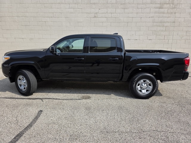 2022 Toyota Tacoma SR 4x4 Double Cab photo 2
