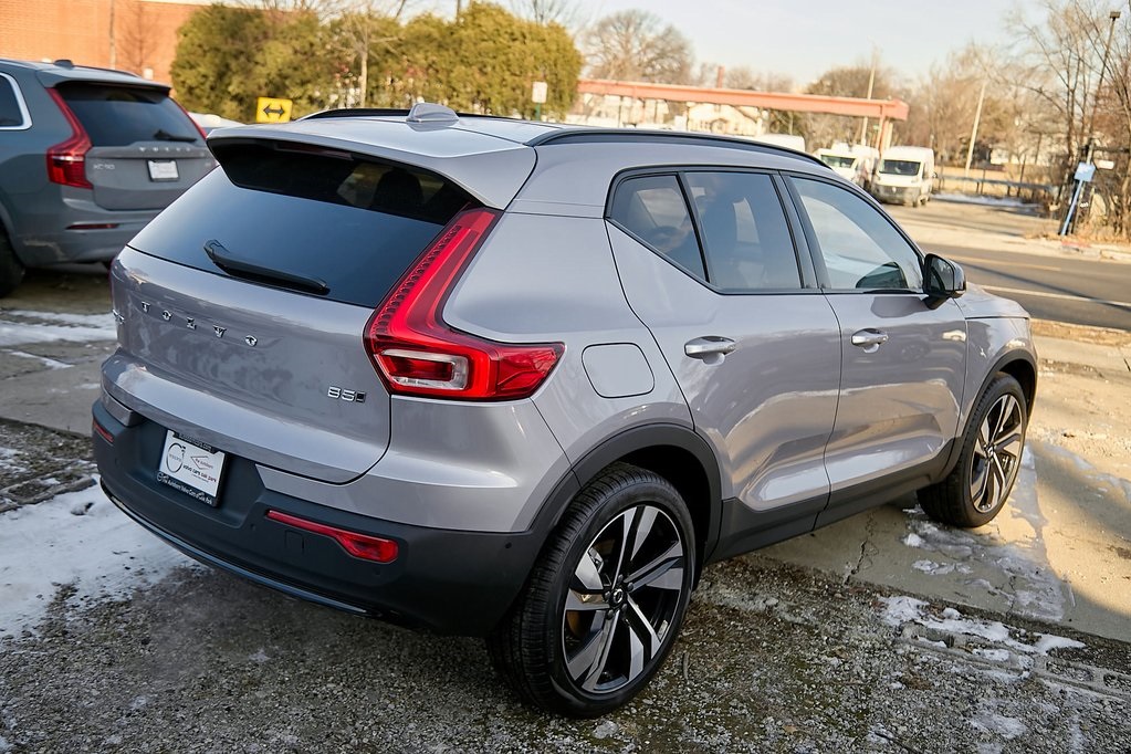 2026 VOLVO XC40 - Image 8