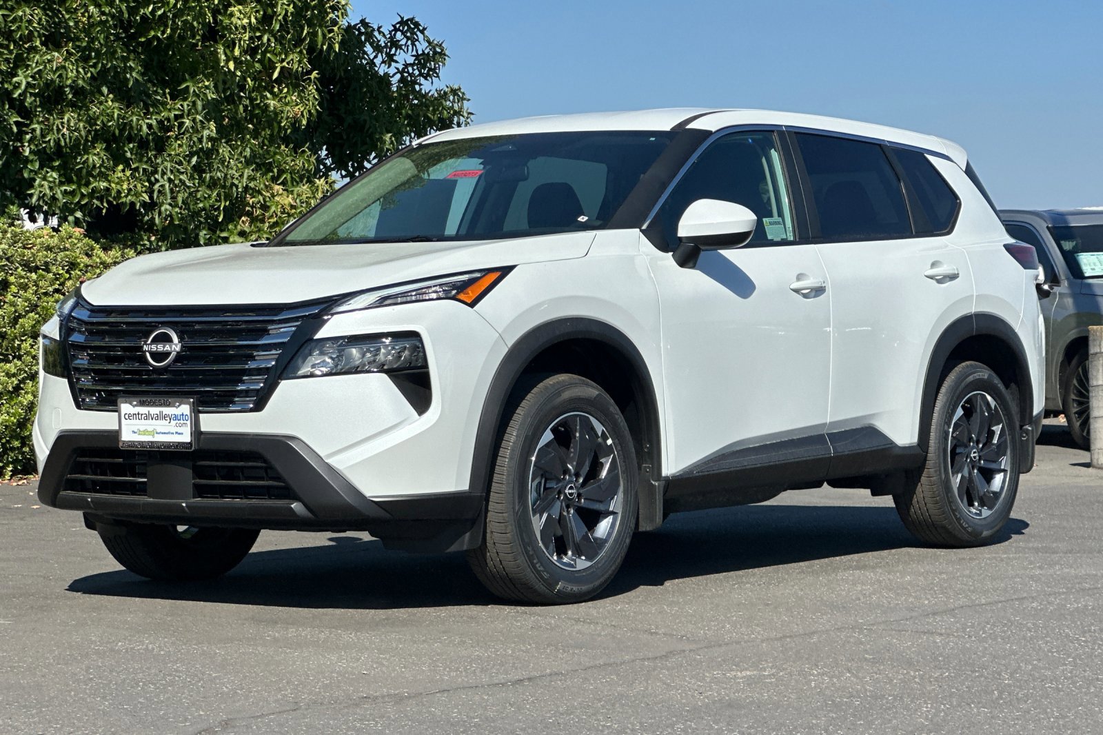 2026 Nissan Rogue SV photo 7