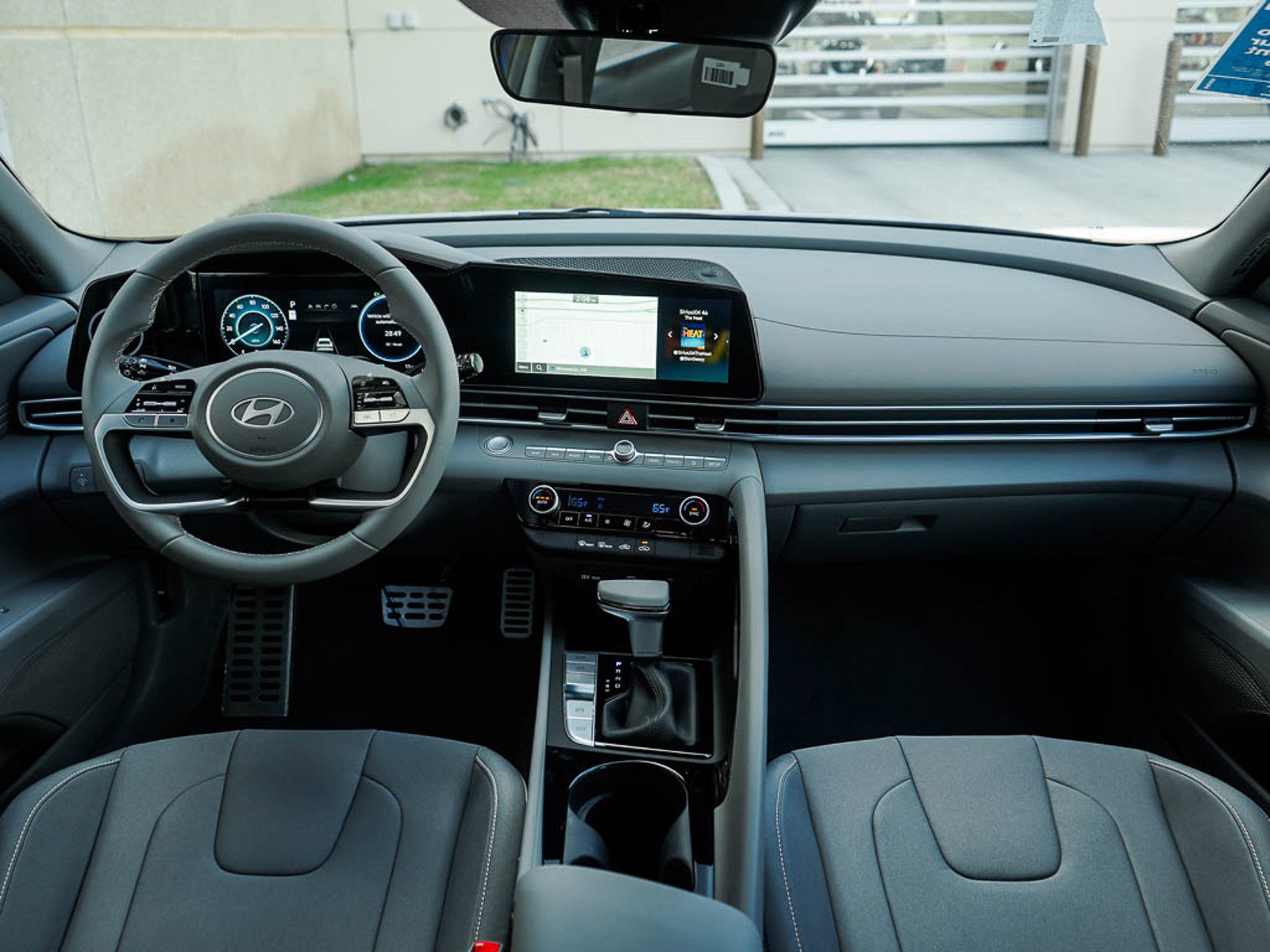 2025 Hyundai Elantra Hybrid SEL Sport photo 11
