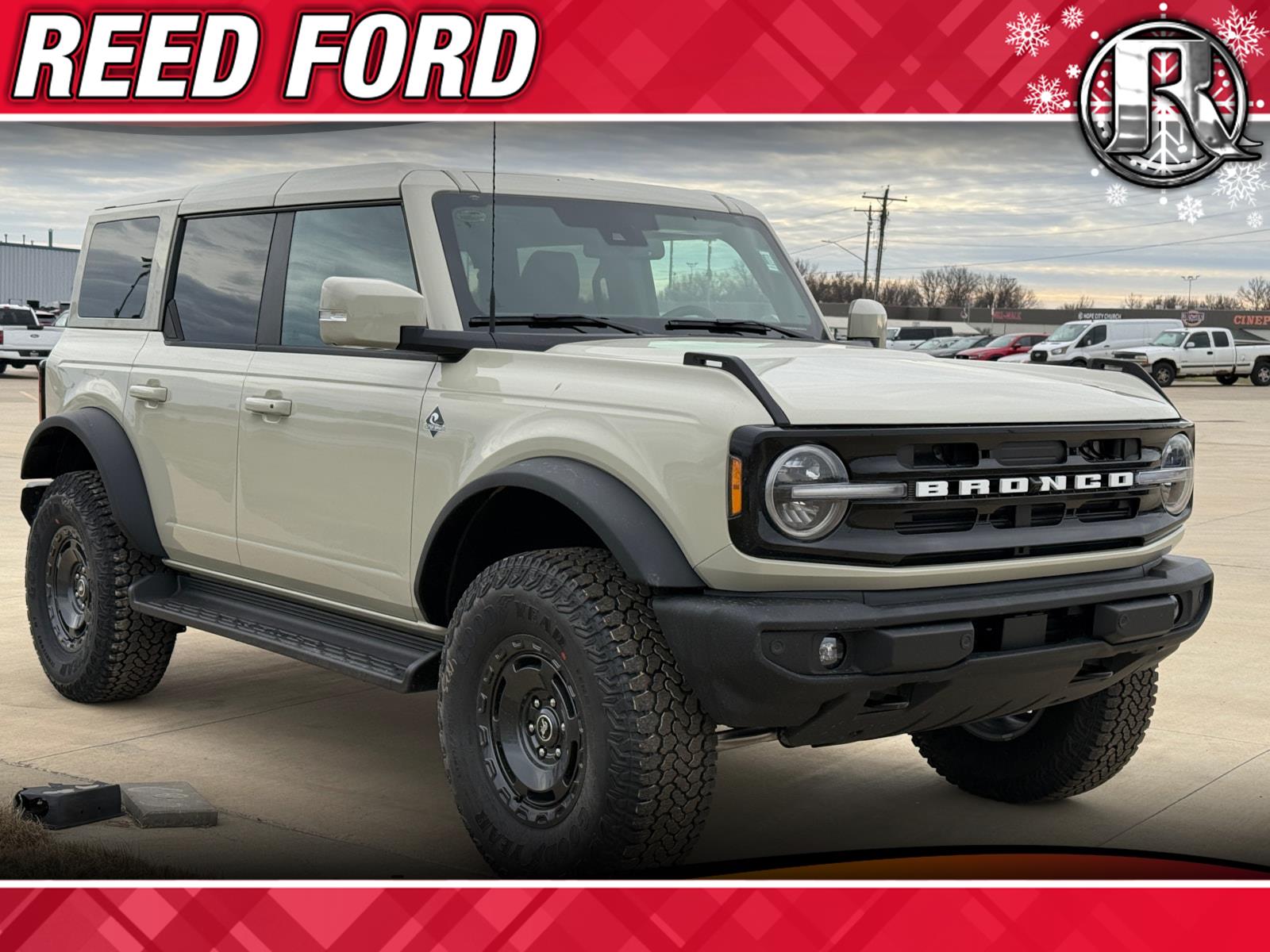 2025 Ford Bronco 4-Door Outer Banks's photo