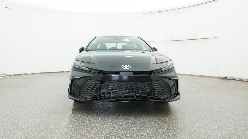 2025 Toyota Camry SE photo 3