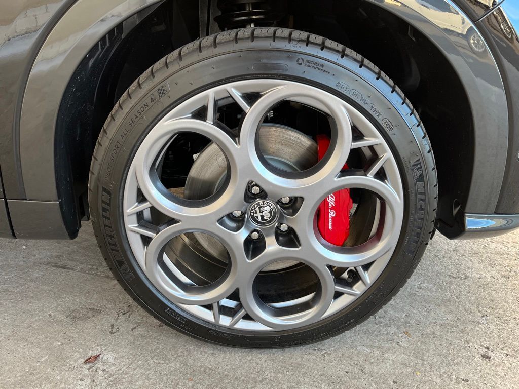 2024 Alfa Romeo Tonale Veloce photo 2