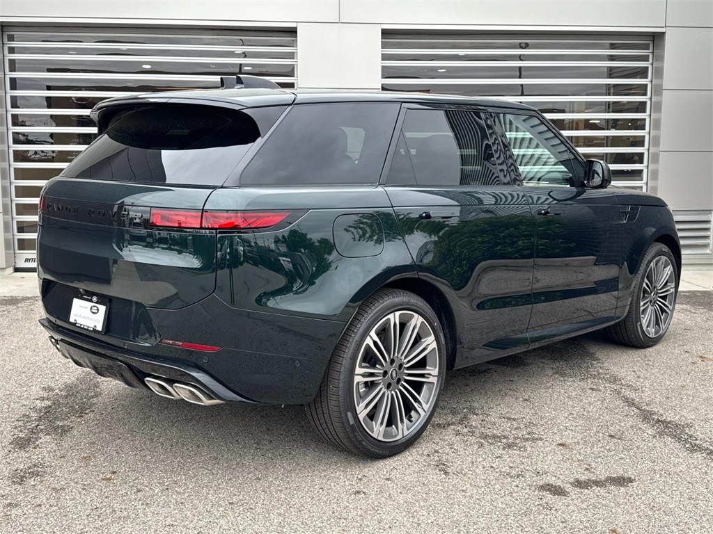 2025 Land Rover Range Rover Sport SE photo 8