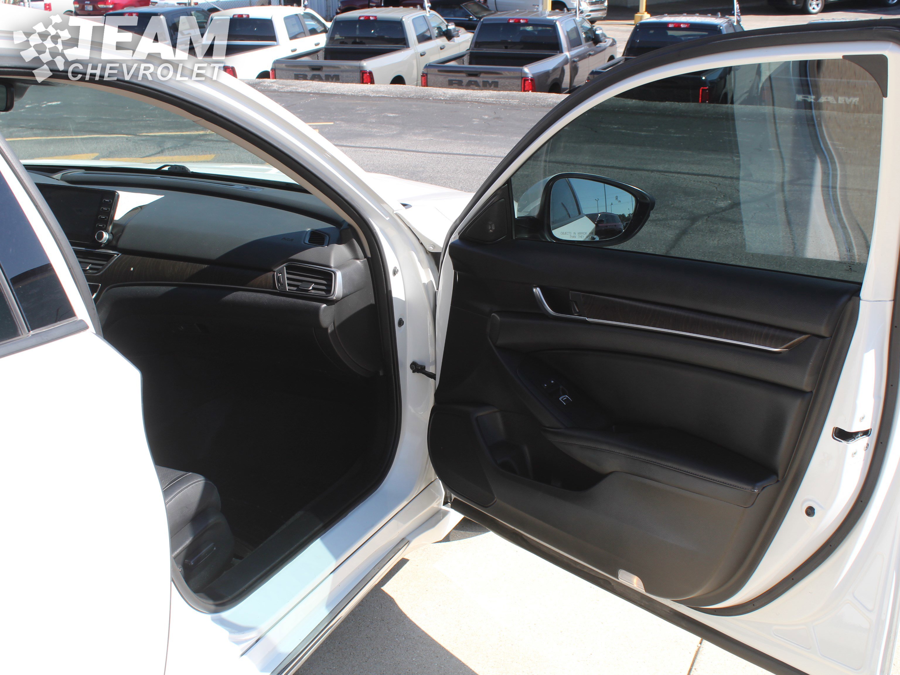 2018 Honda Accord Touring 1.5T photo 24