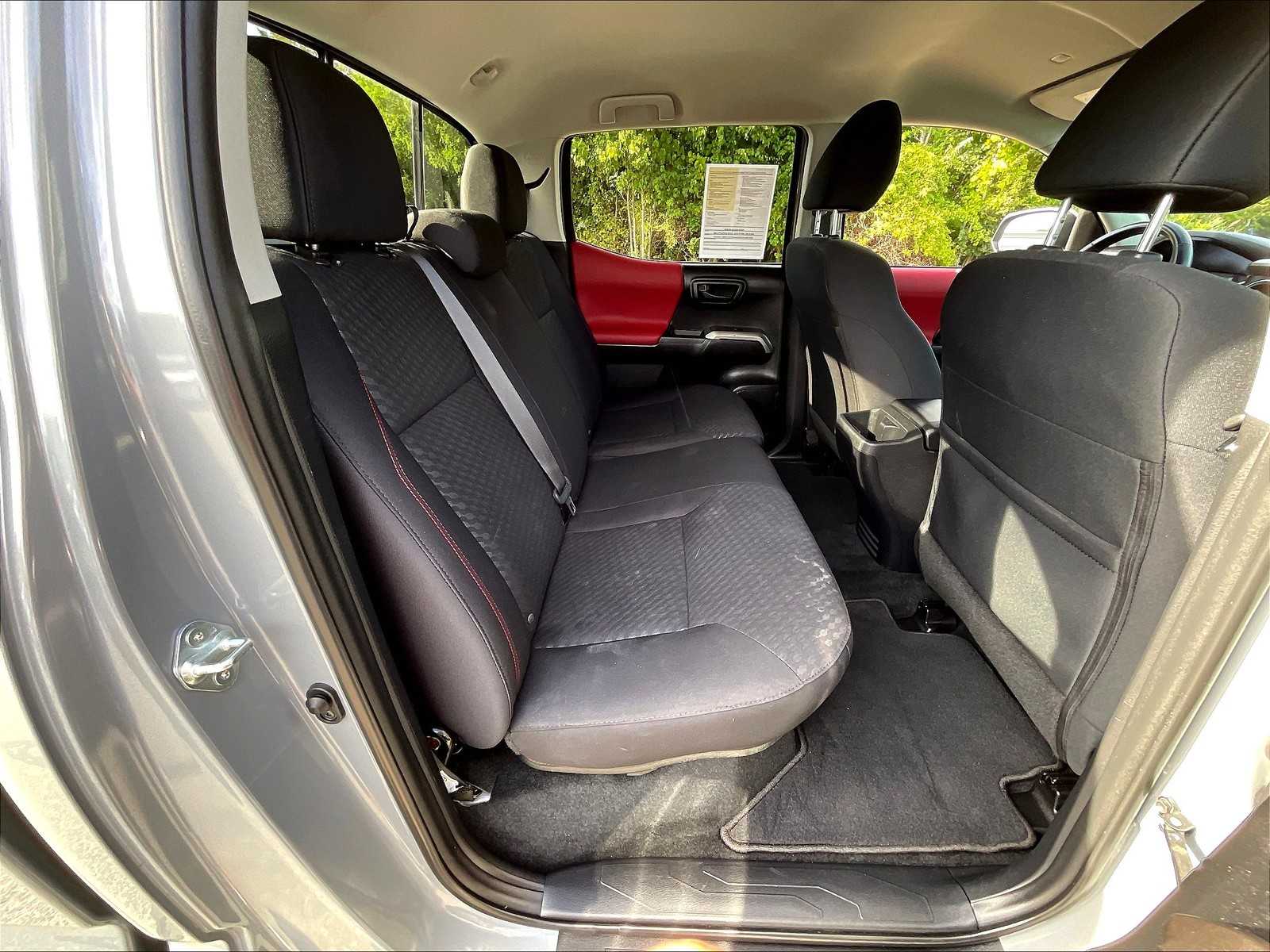 2021 Toyota Tacoma SR5 photo 16