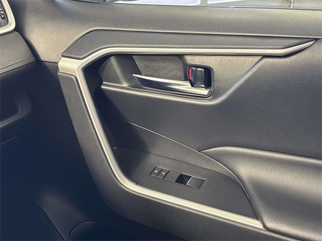 2022 Toyota RAV4 XLE photo 30