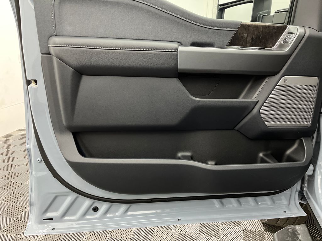 2026 Ford F-250 photo 9