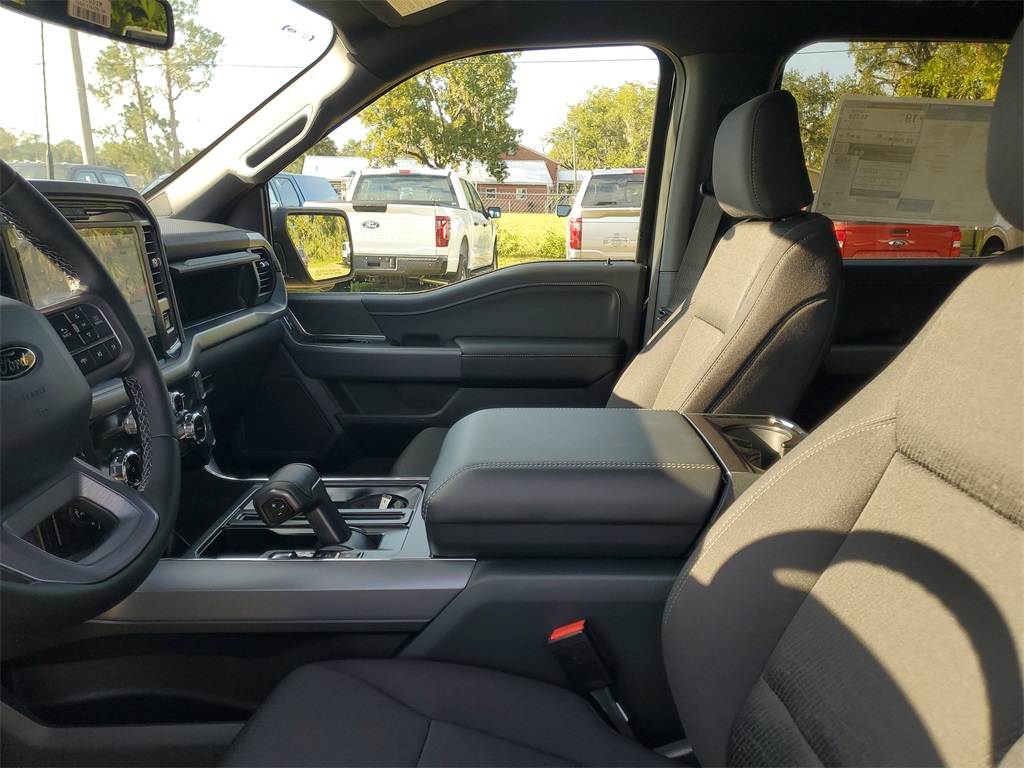 2025 Ford F-150 XLT photo 8