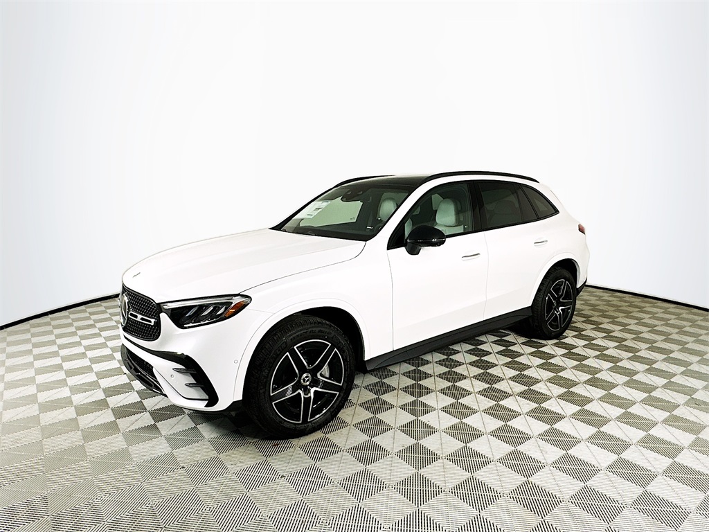 2026 Mercedes Benz GLC 300 4MATIC photo 3