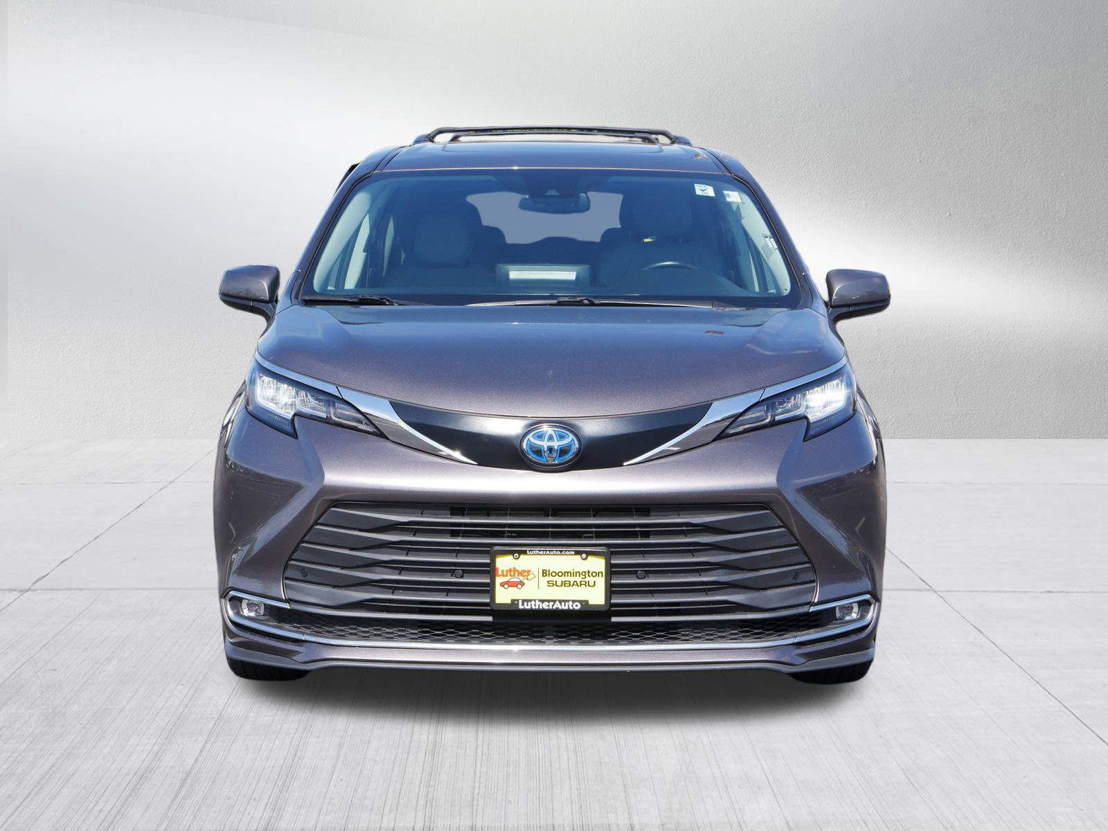 Used 2022 Toyota Sienna XLE with VIN 5TDYSKFC4NS059664 for sale in Bloomington, Minnesota