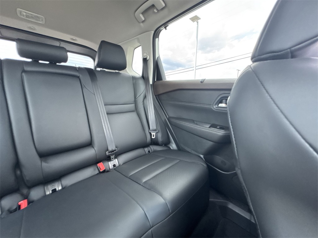2023 Nissan Rogue SV photo 8