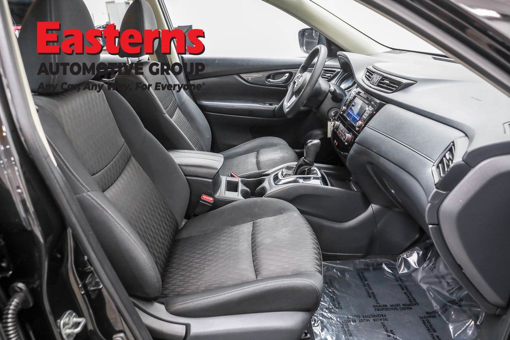 2018 Nissan Rogue S photo 15