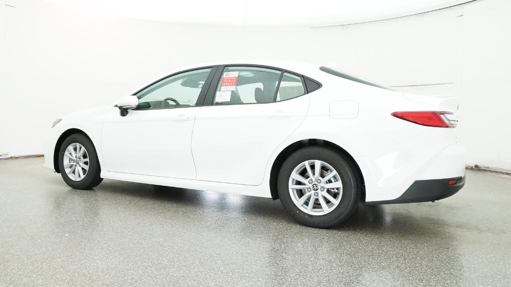 2025 Toyota Camry LE photo 11